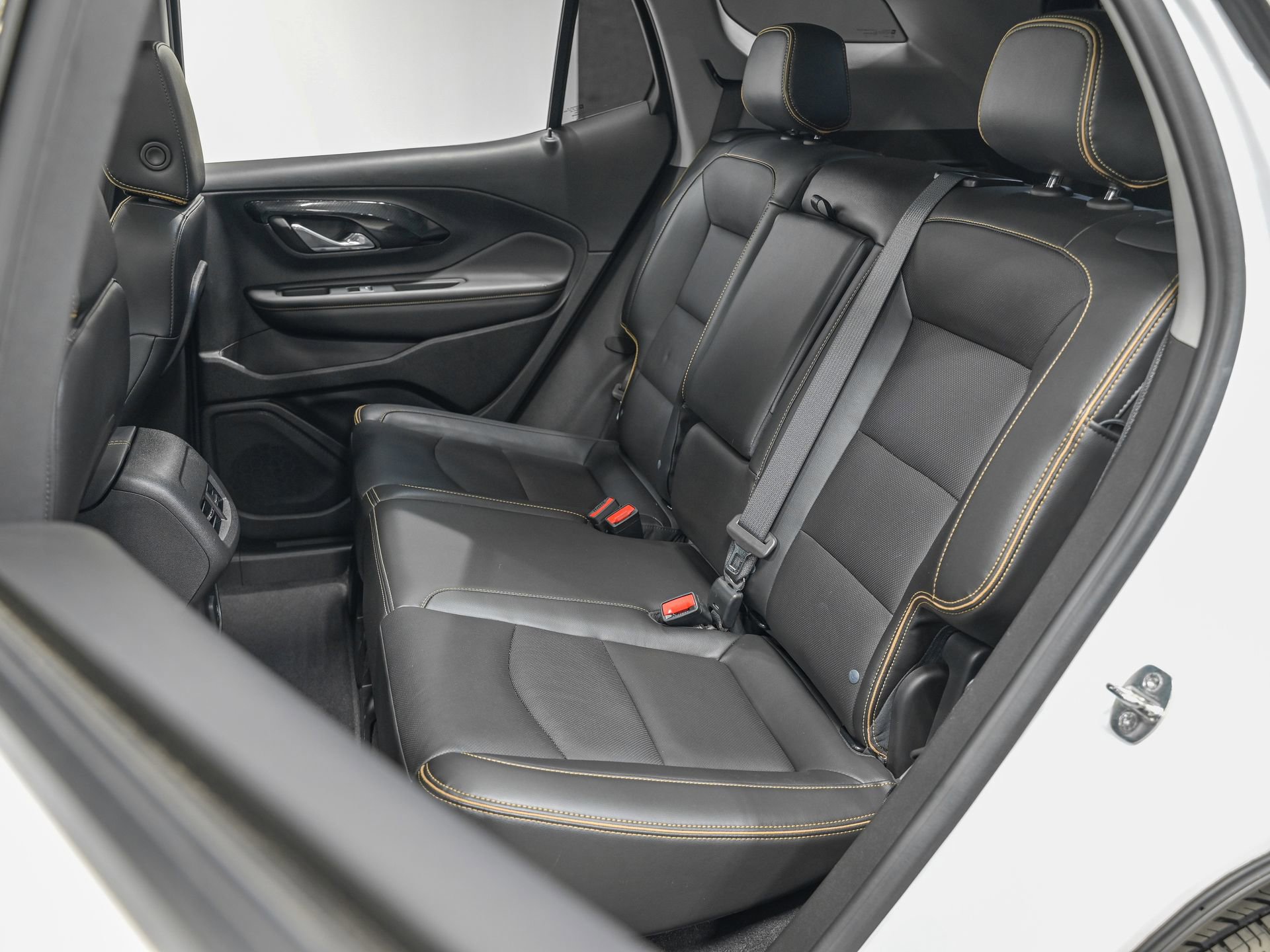 Used 2022 GMC Terrain AT4 w/ Infotainment Package II image 28