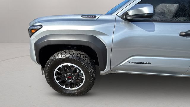 Used 2025 Toyota Tacoma TRD Off-Road AWD/4WD image 33