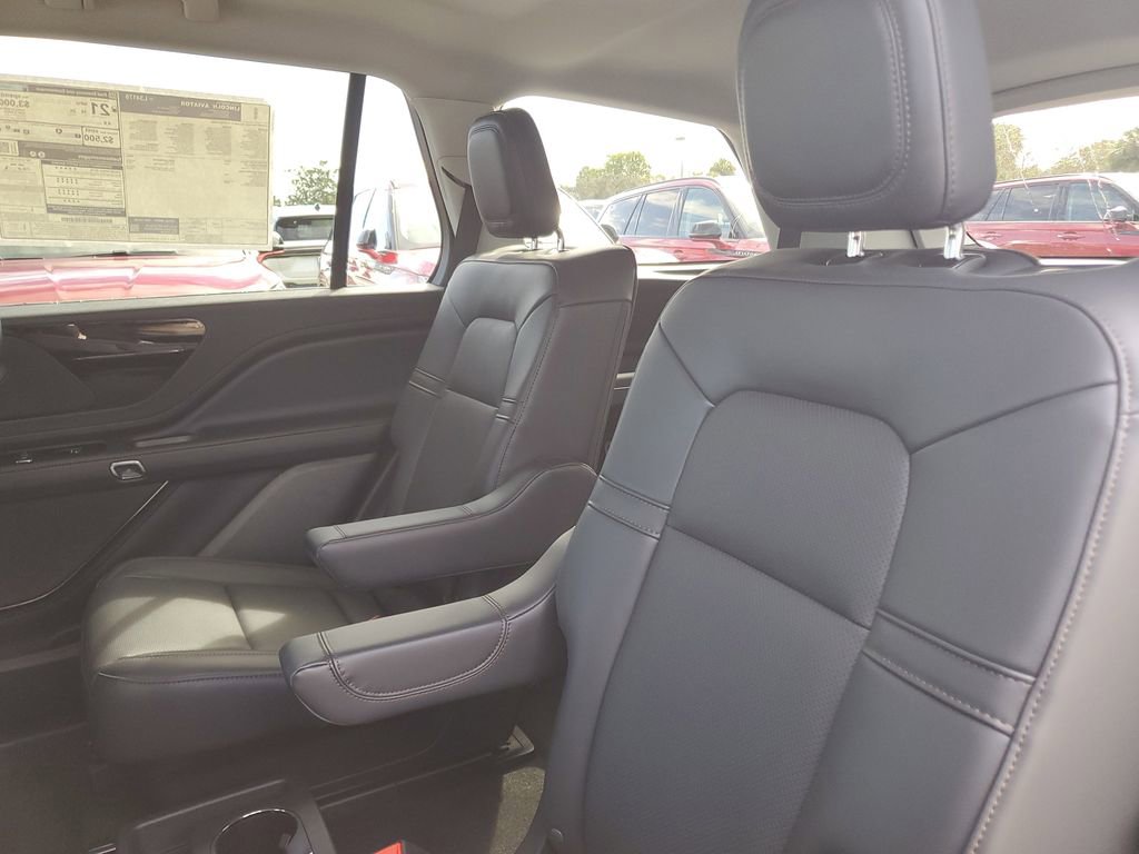 New 2025 Lincoln Aviator 2WD w/ Jet Appearance Package image 12