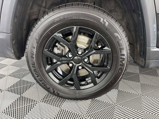 Used 2024 Jeep Grand Cherokee L Laredo AWD/4WD image 30
