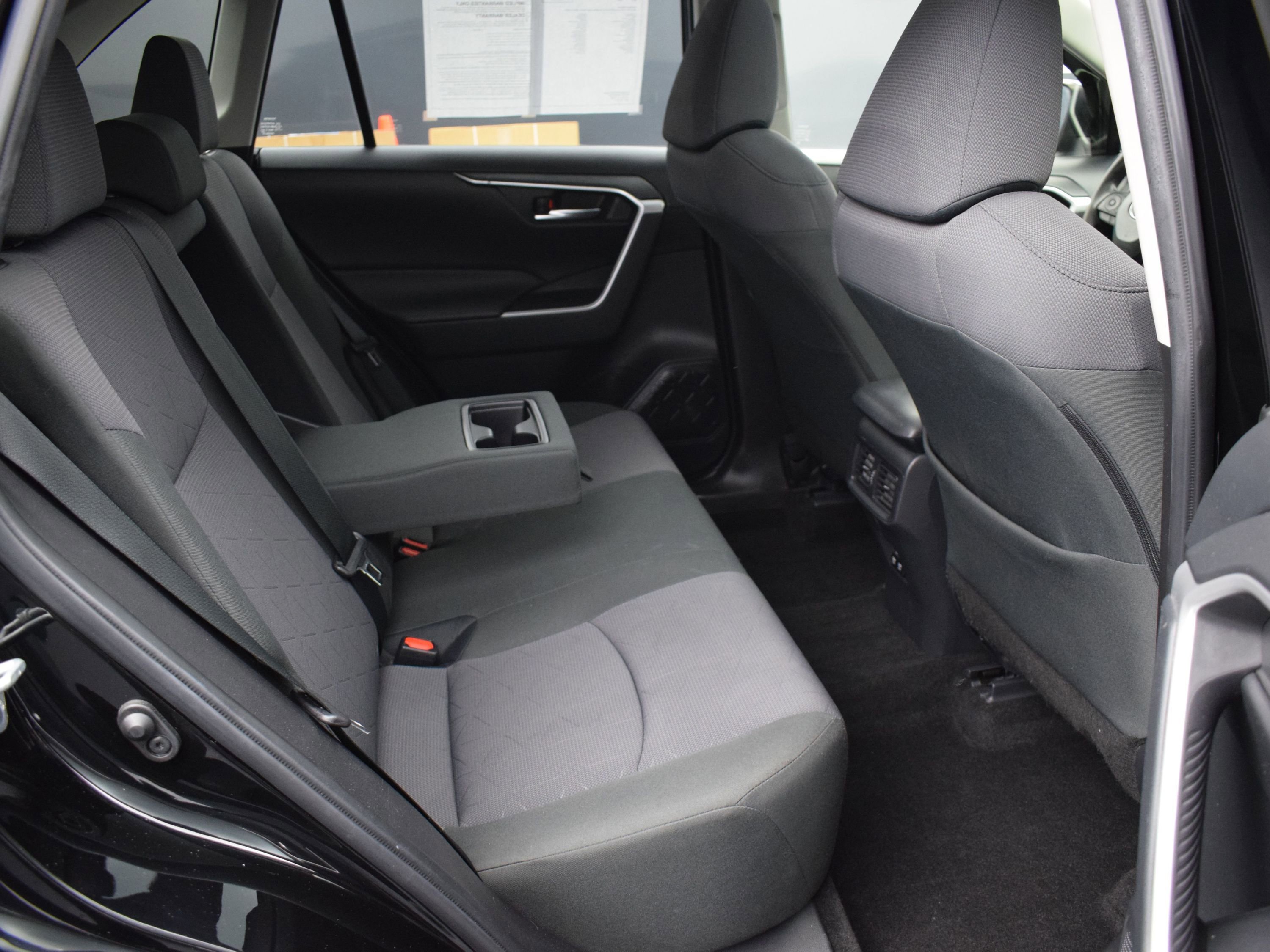 Used 2019 Toyota RAV4 XLE w/ Convenience Package AWD/4WD image 11