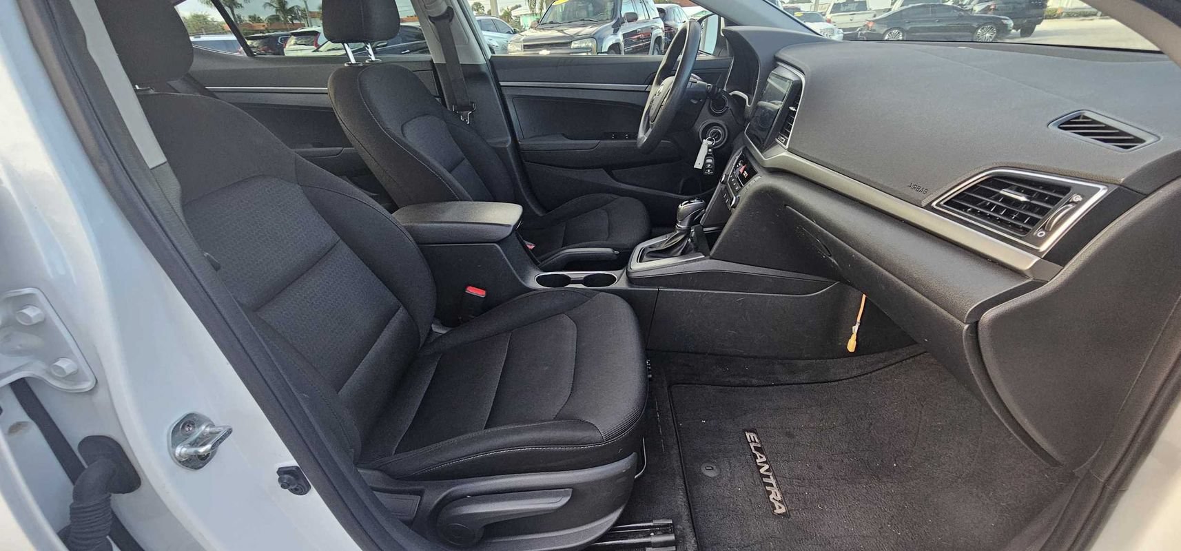 Used 2018 Hyundai Elantra SE FWD image 26
