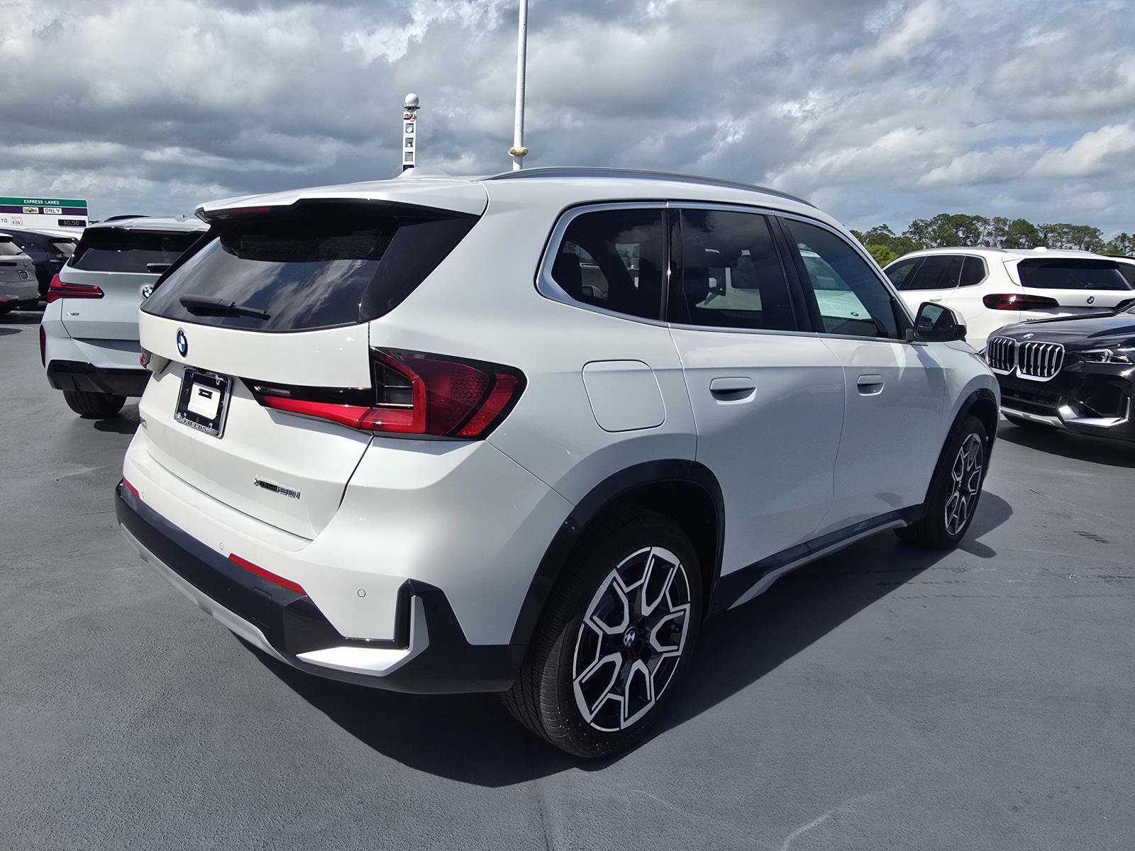New 2026 BMW X1 xDrive28i w/ Convenience Package AWD/4WD image 2
