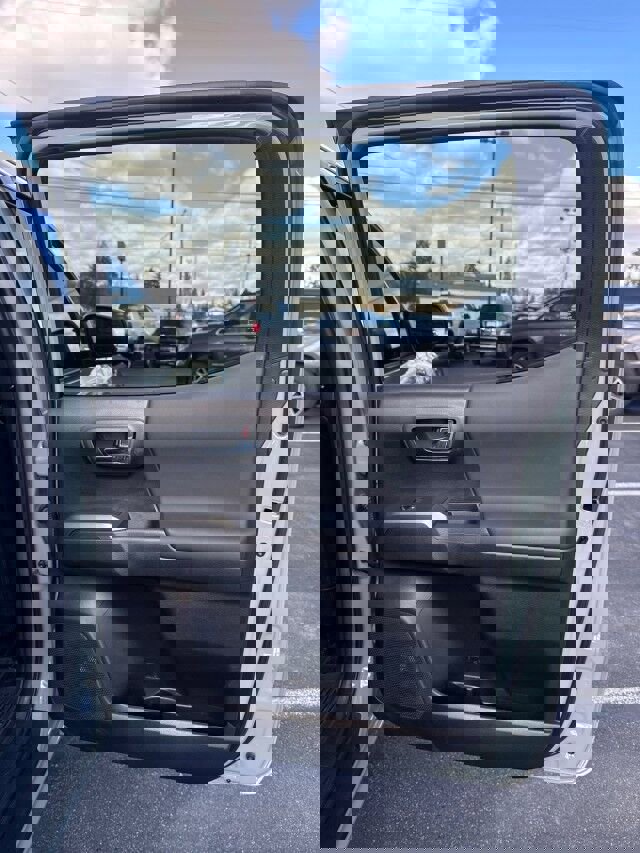 Used 2022 Toyota Tacoma TRD Sport w/ TRD Premium Sport Package AWD/4WD image 14