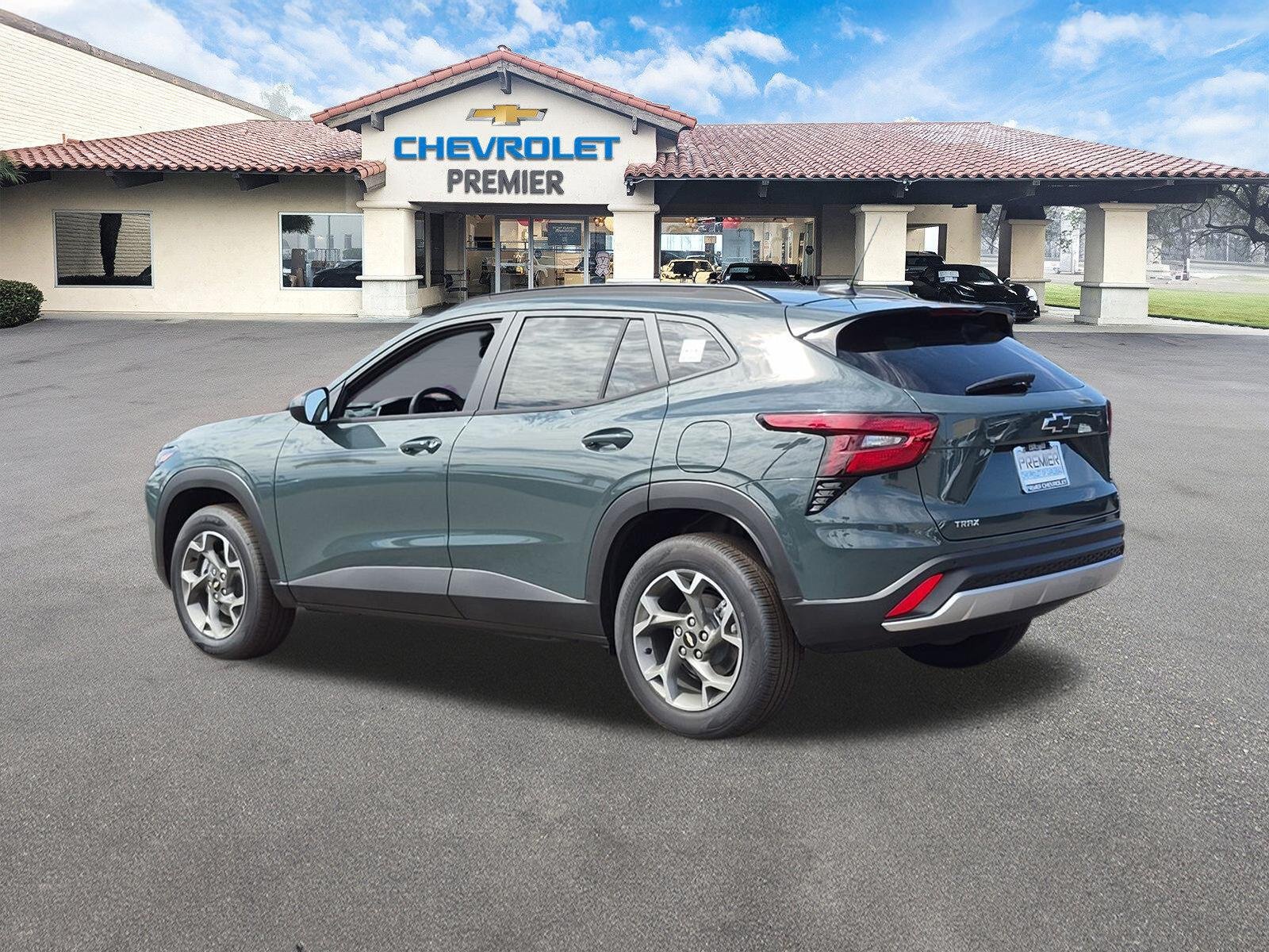New 2026 Chevrolet Trax LT w/ Driver Confidence Package FWD image 6
