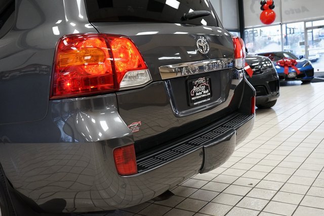 Used 2013 Toyota Land Cruiser image 18