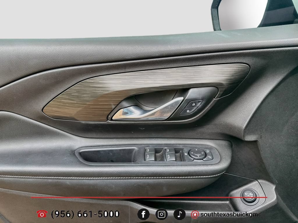 Used 2024 GMC Terrain SLE w/ Driver Convenience Package FWD image 10