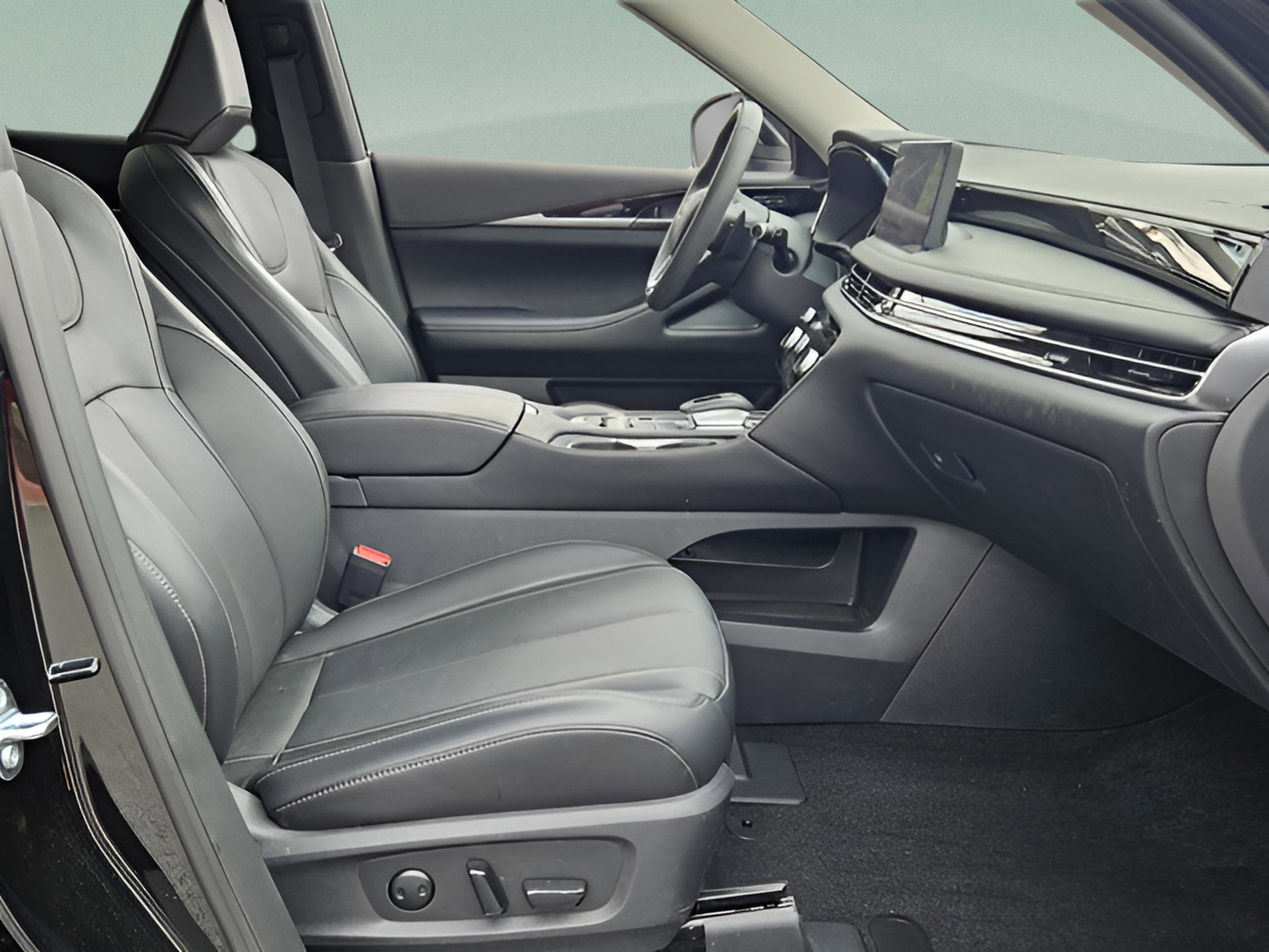 Used 2025 INFINITI QX60 Pure image 8