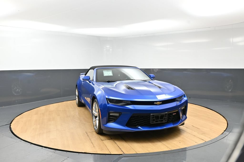 Used 2017 Chevrolet Camaro SS RWD image 3