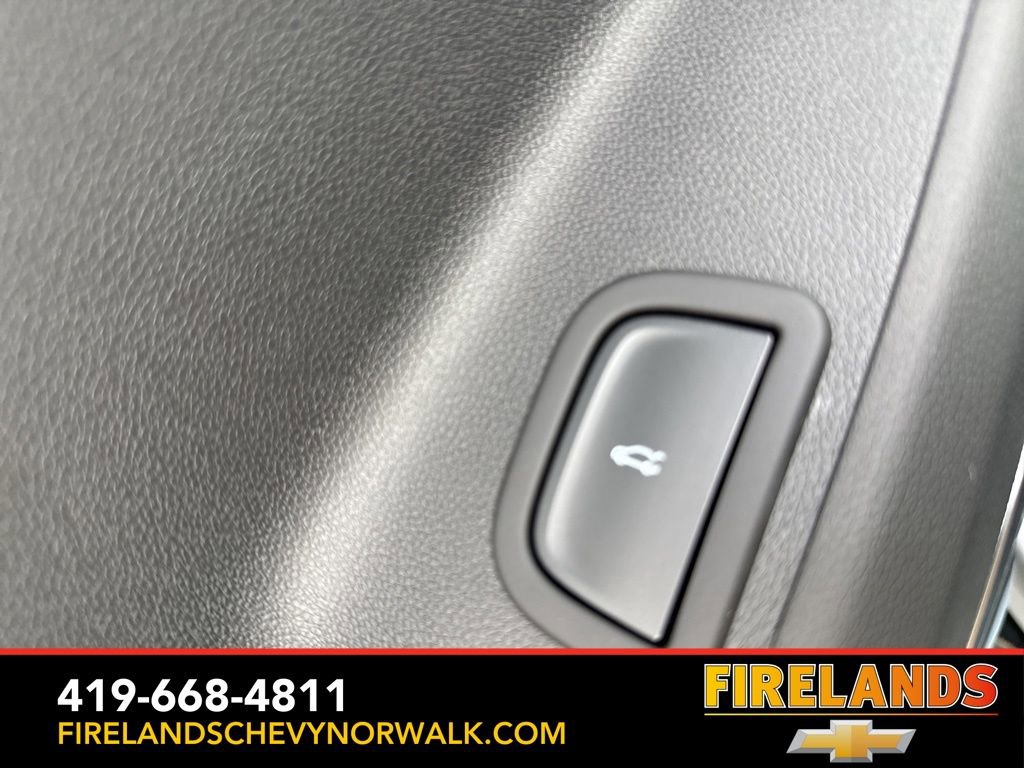 New 2026 Chevrolet Traverse RS w/ LPO, Floor Liner Package image 17