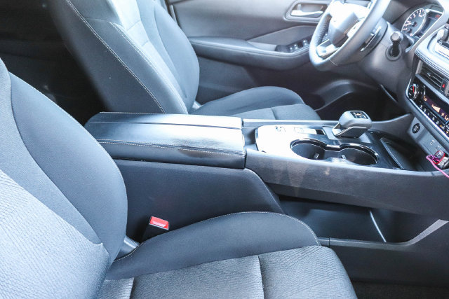 Used 2026 Nissan Rogue SV FWD image 17