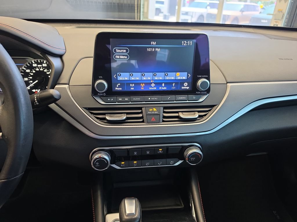 Used 2024 Nissan Altima 2.5 SR FWD image 24