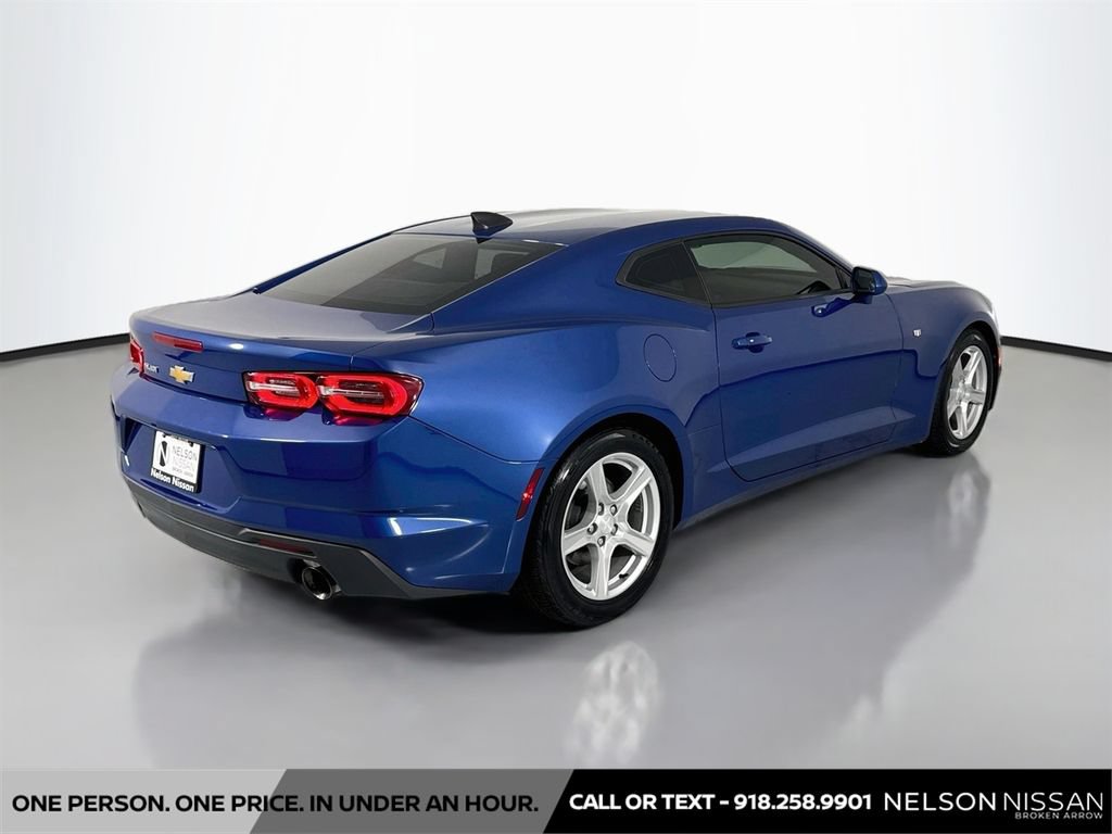 Used 2019 Chevrolet Camaro LT RWD image 5