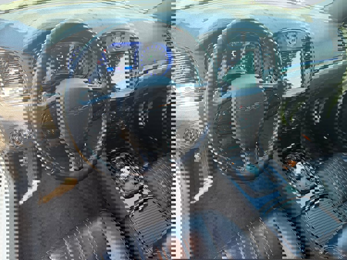 Used 2018 Chrysler 300 S image 14