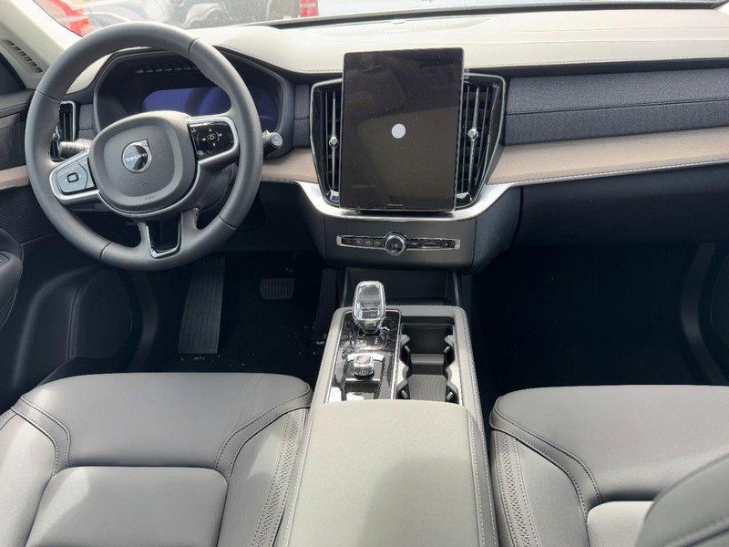 New 2026 Volvo XC90 B5 Plus w/ Protection Package image 6