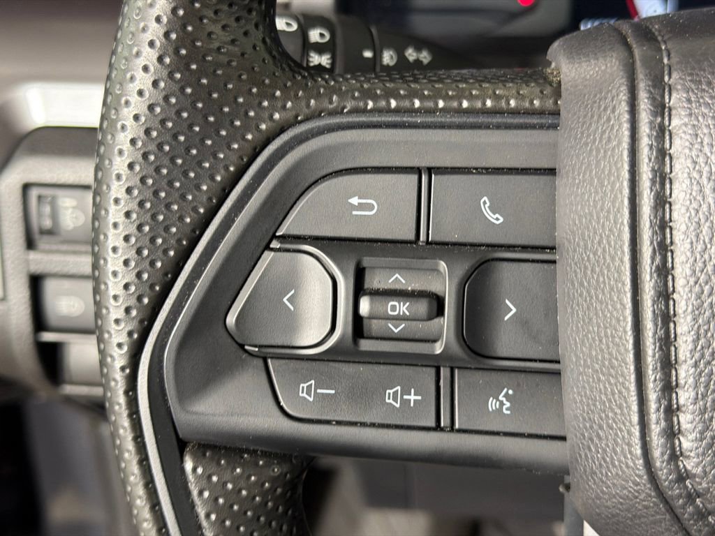 Used 2025 Toyota Tacoma SR5 AWD/4WD image 24