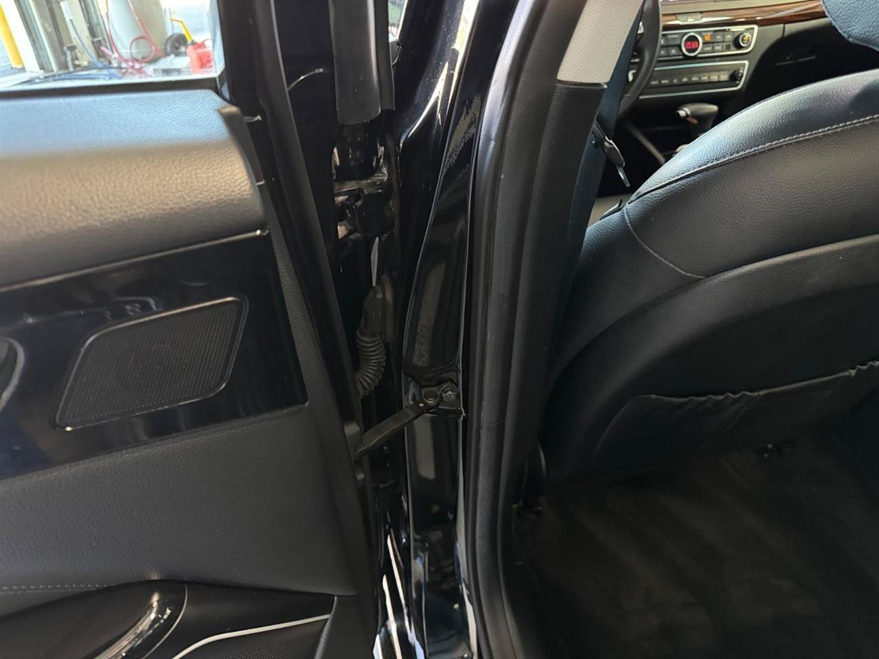 Used 2019 Kia Cadenza Premium FWD image 25