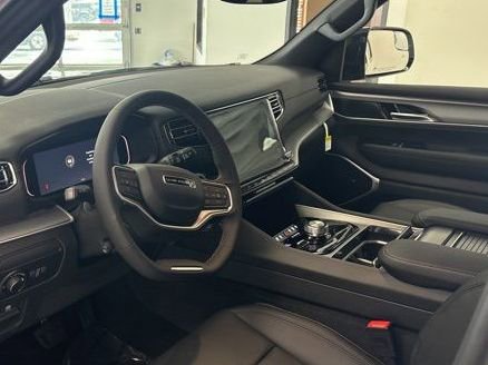 New 2026 Jeep Grand Wagoneer L 4WD w/ Premium Group I image 17