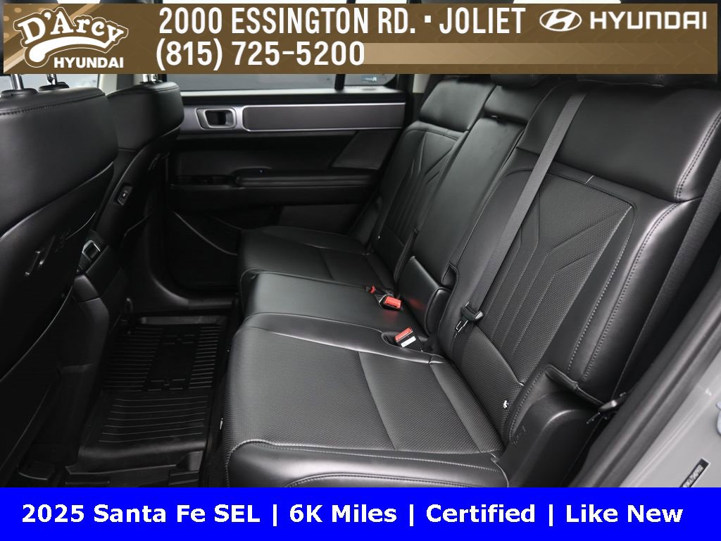Used 2025 Hyundai Santa Fe SEL image 11
