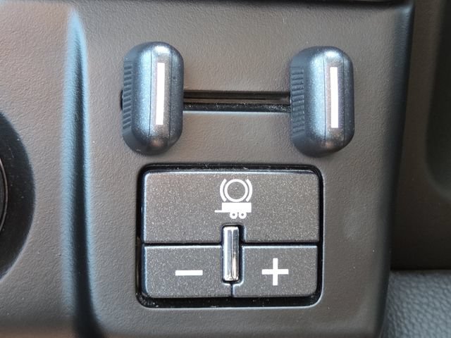 Used 2019 Chevrolet Suburban Premier AWD/4WD image 33
