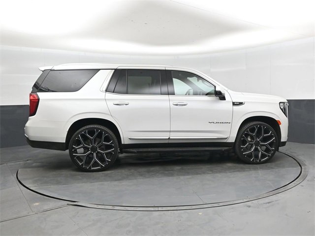 Used 2022 GMC Yukon SLT w/ SLT Luxury Package image 2
