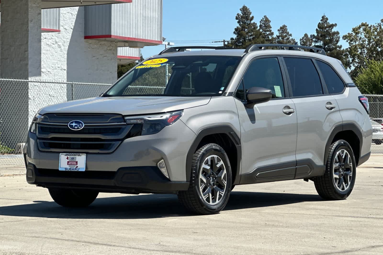 Certified 2025 Subaru Forester Premium AWD/4WD image 7