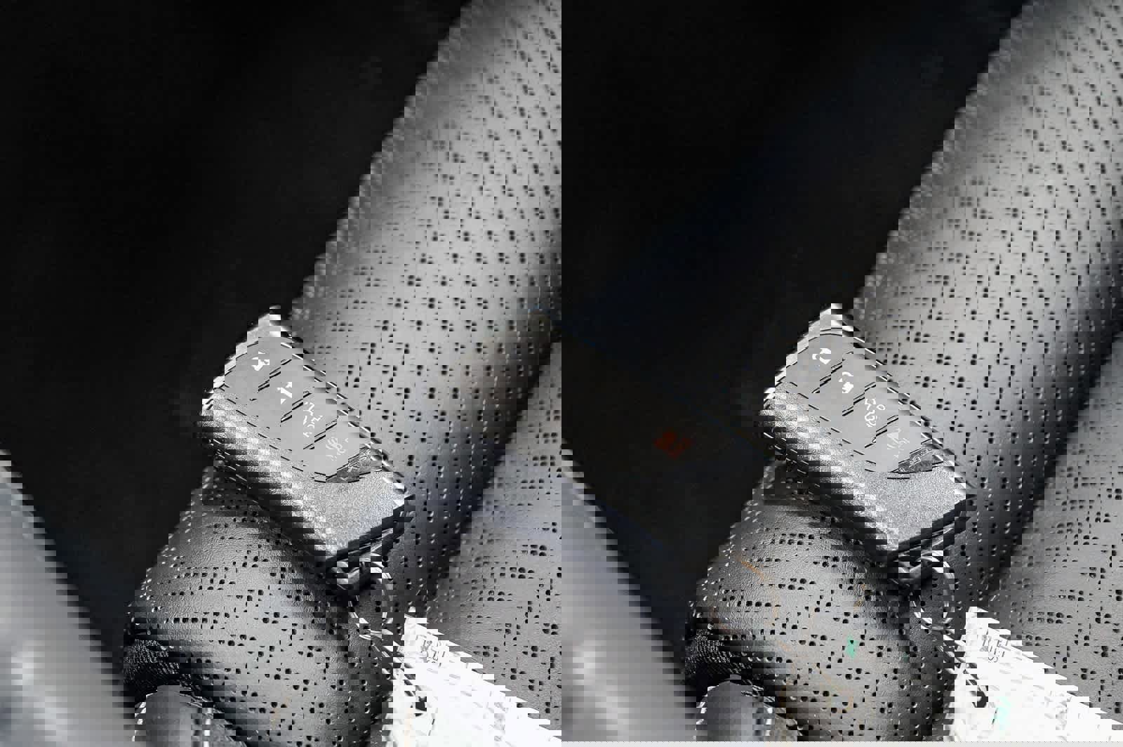 Used 2025 Lexus RX 450h Luxury w/ Convenience Package image 27