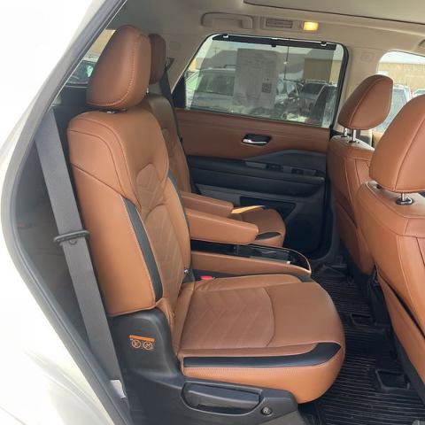 Certified 2022 Nissan Pathfinder Platinum w/ Cargo Package image 7