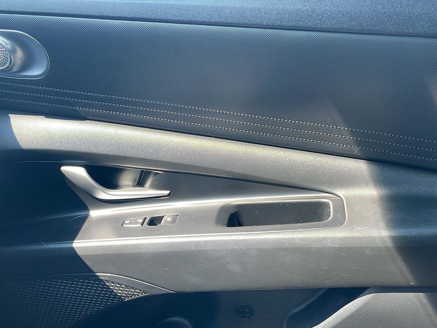 Certified 2023 Hyundai Elantra SEL FWD image 30