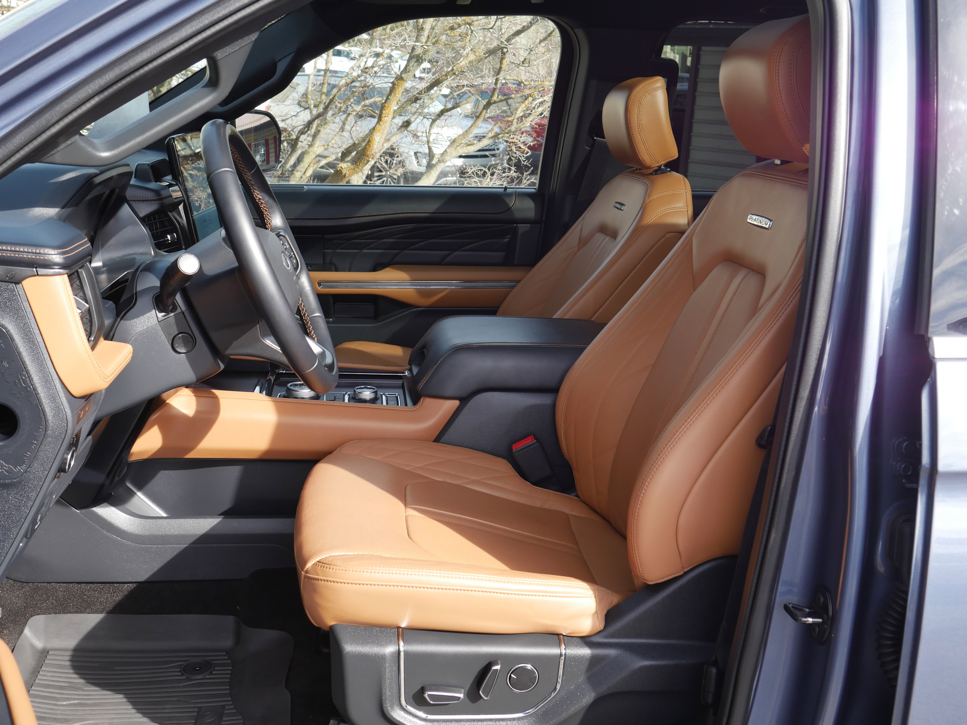 Certified 2023 Ford Expedition Max Platinum image 3