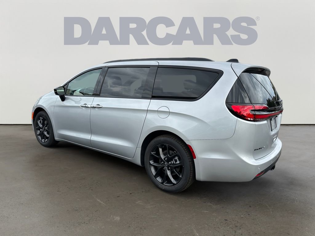New 2026 Chrysler Pacifica Limited w/ S Appearance Package FWD image 5