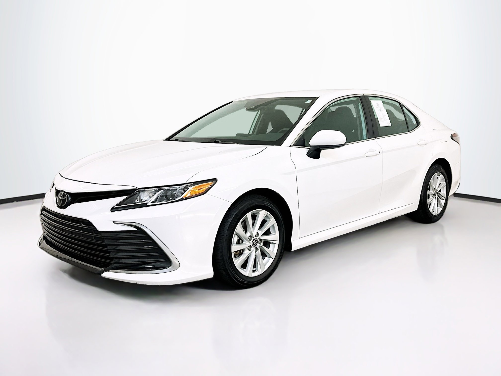 Used 2024 Toyota Camry LE FWD image 3