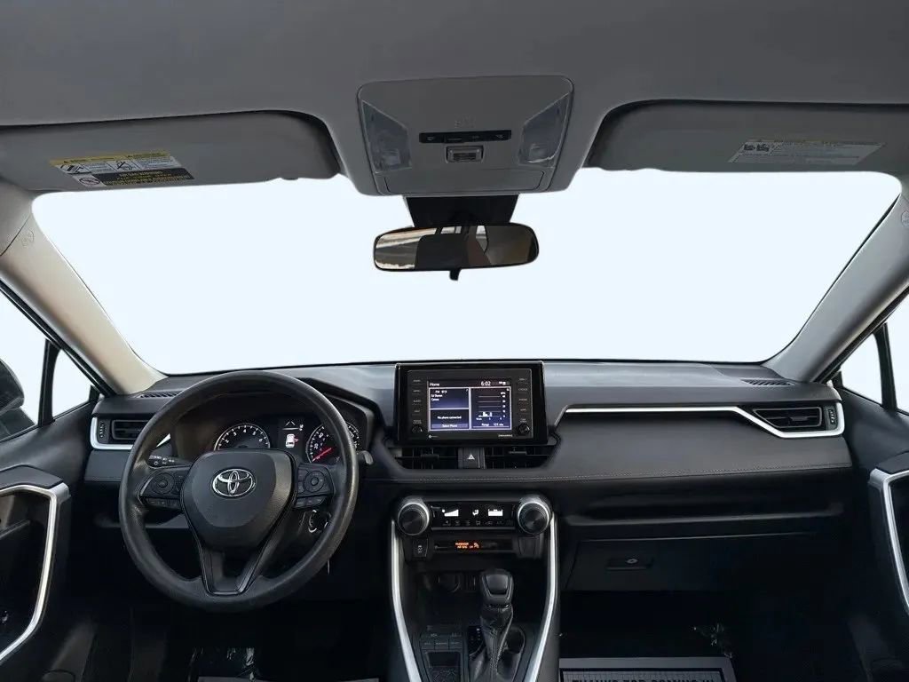 Used 2022 Toyota RAV4 LE image 31