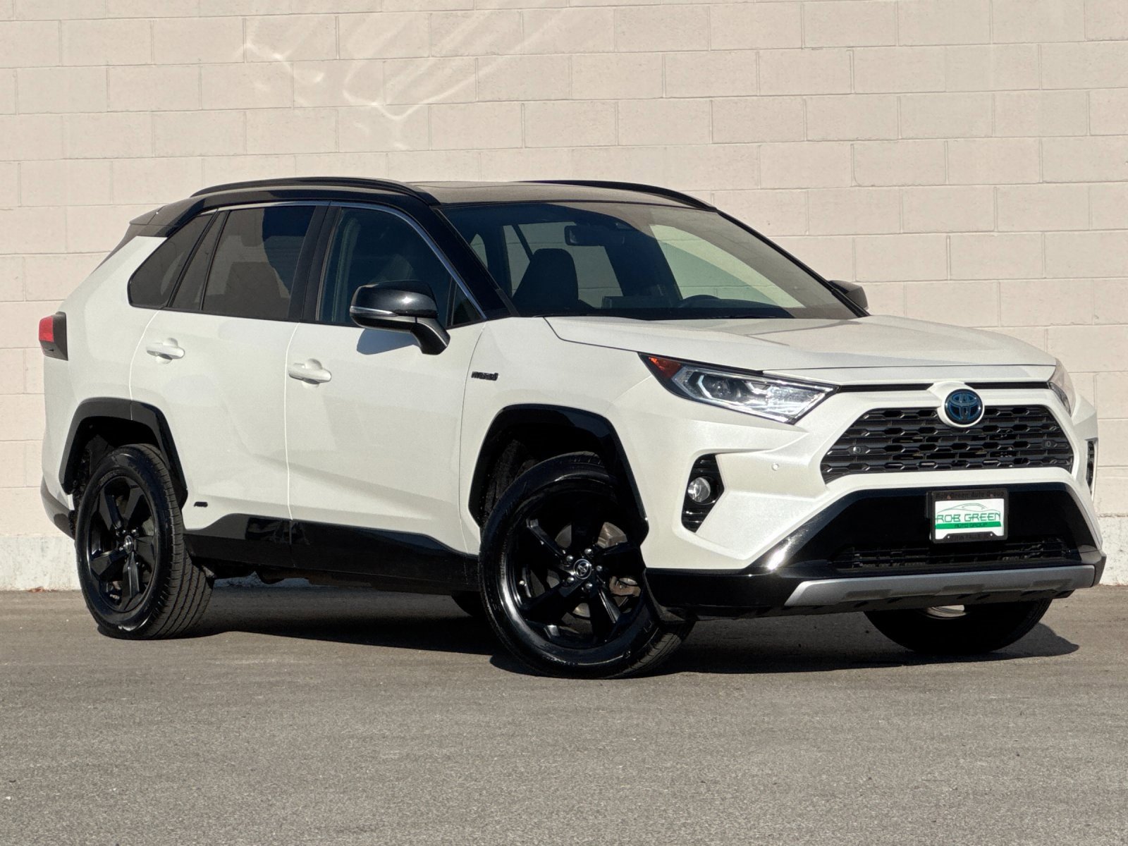 Used 2019 Toyota RAV4 XSE video 1