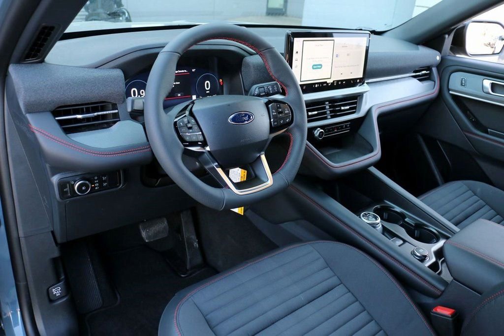 New 2026 Ford Explorer ST-Line w/ ST-Line Street Pack image 16
