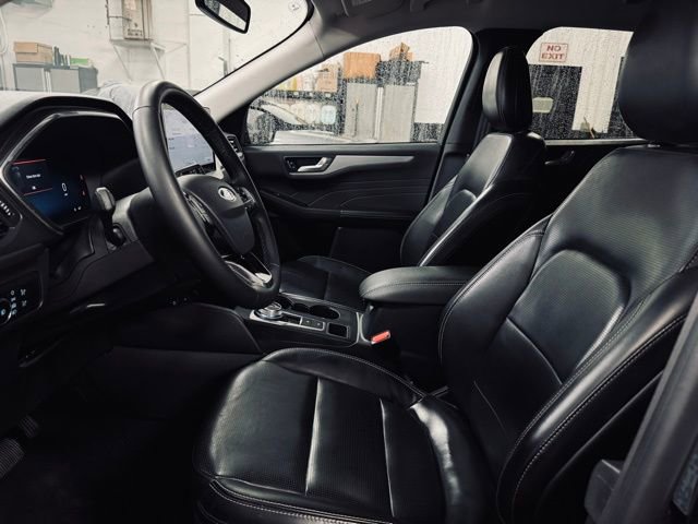Used 2023 Ford Escape Platinum image 17