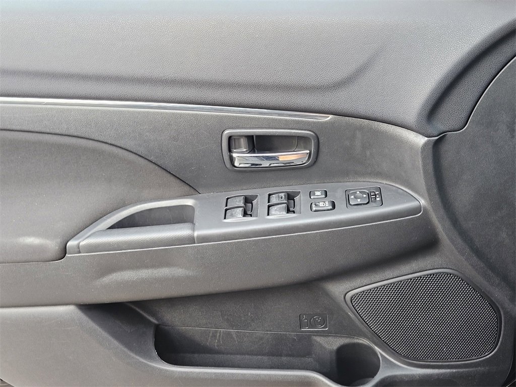 Used 2016 Mitsubishi Outlander Sport ES image 23