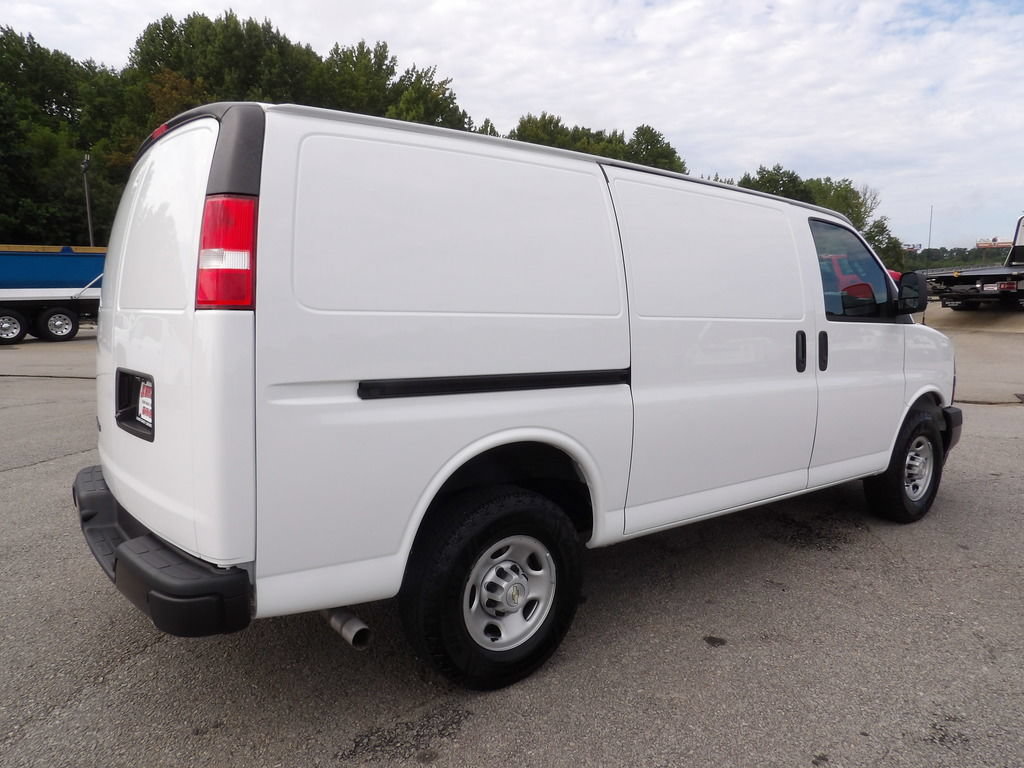 Used 2022 Chevrolet Express 2500 w/ Driver Convenience Package RWD image 8