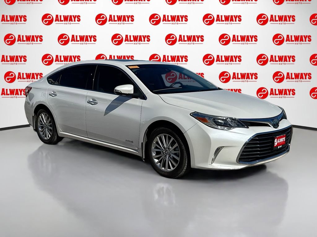 Used 2018 Toyota Avalon Limited image 3
