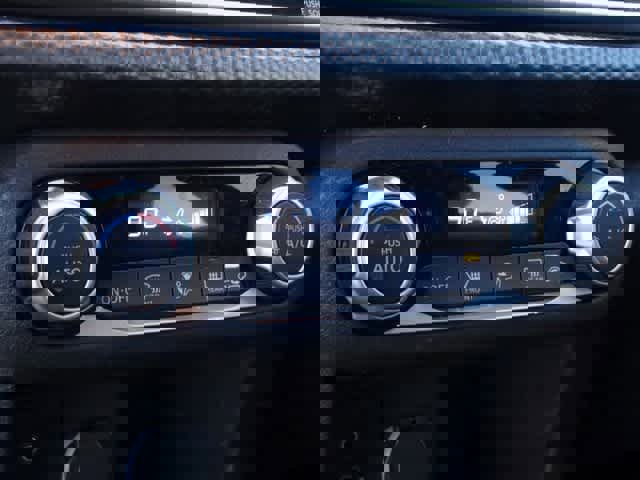 Used 2020 Nissan Kicks SV w/ Exterior Package image 20