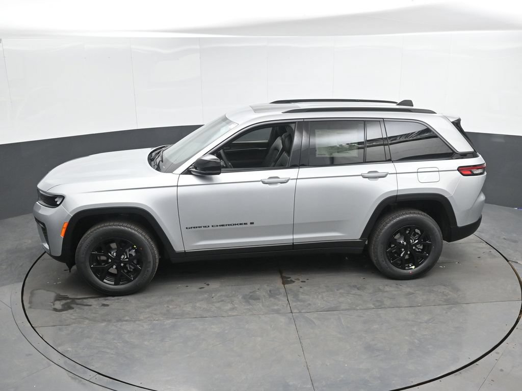 New 2026 Jeep Grand Cherokee Altitude AWD/4WD image 44