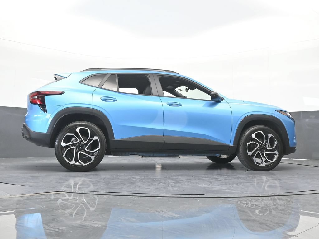 Used 2025 Chevrolet Trax RS FWD image 58