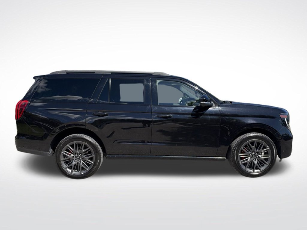 Used 2025 Ford Expedition Platinum w/ Stealth Performance Package AWD/4WD image 4