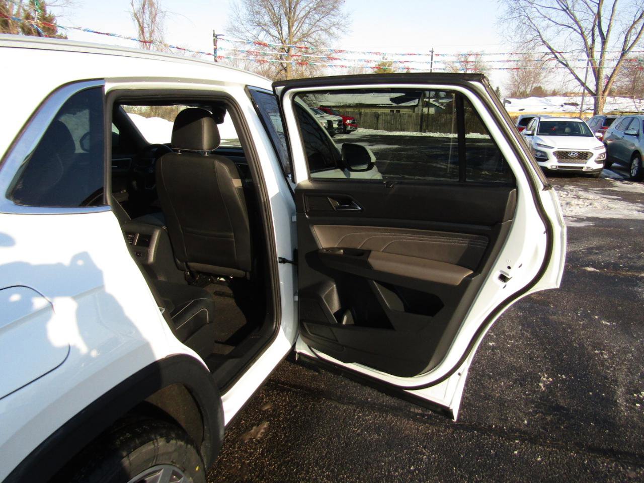 Used 2021 Volkswagen Atlas Cross Sport SEL Premium R-Line image 25