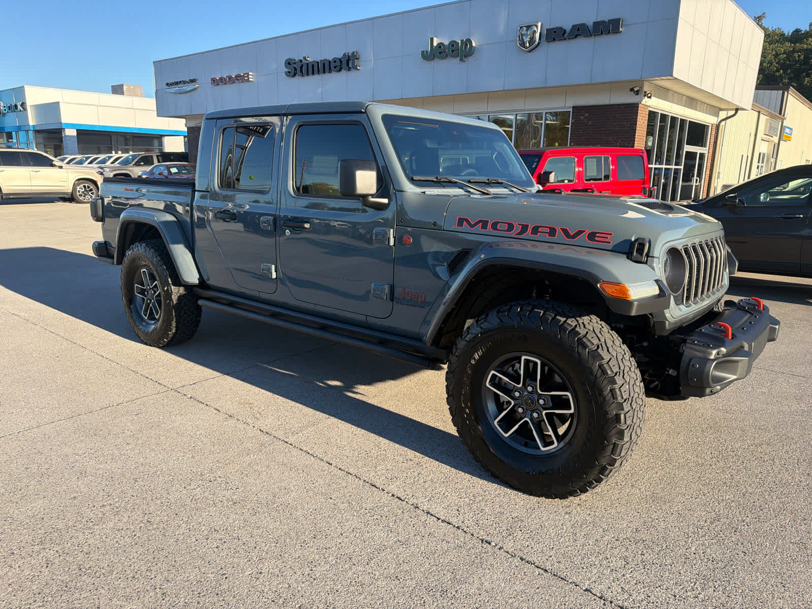 Used 2024 Jeep Gladiator Mojave AWD/4WD image 4