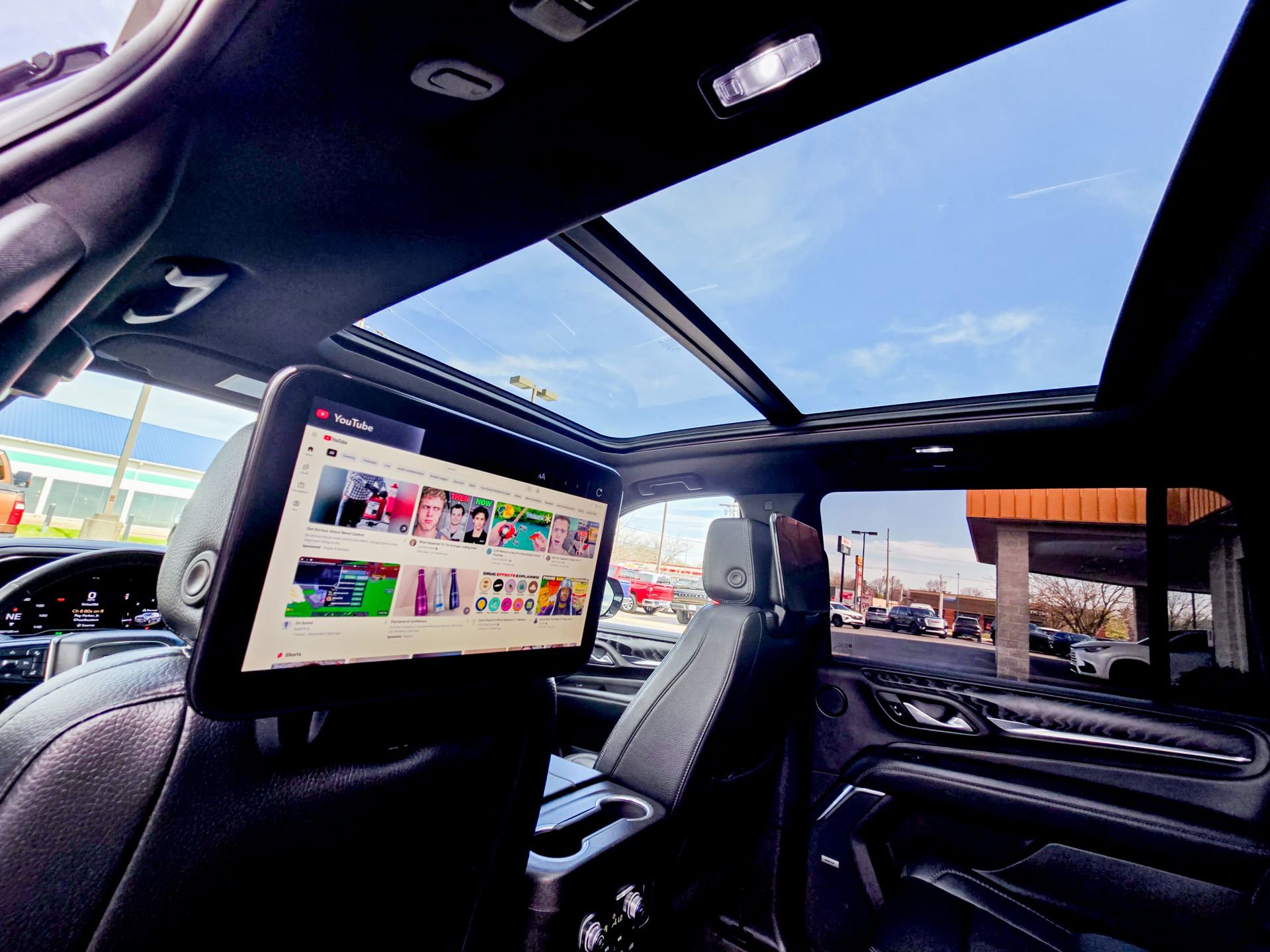 Used 2023 GMC Yukon XL Denali w/ Max Trailering Package image 8