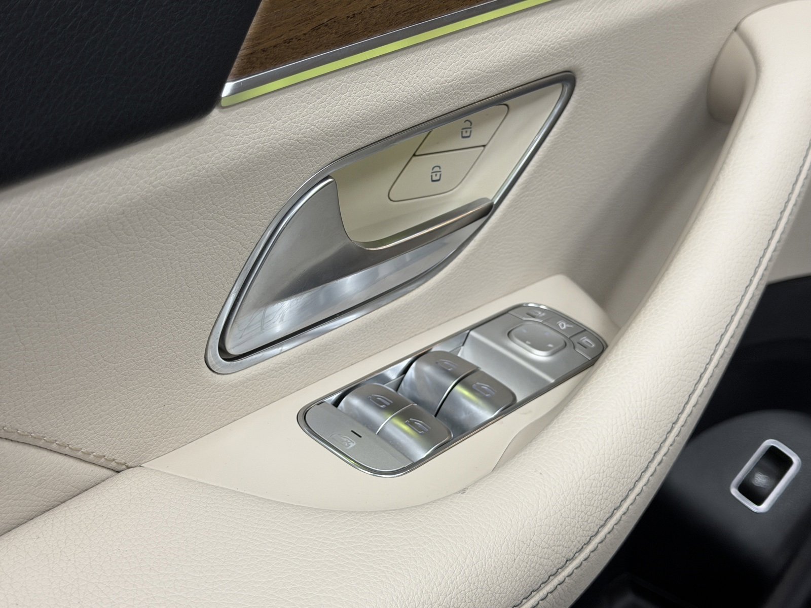 Used 2022 Mercedes-Benz GLE 350 4MATIC image 24