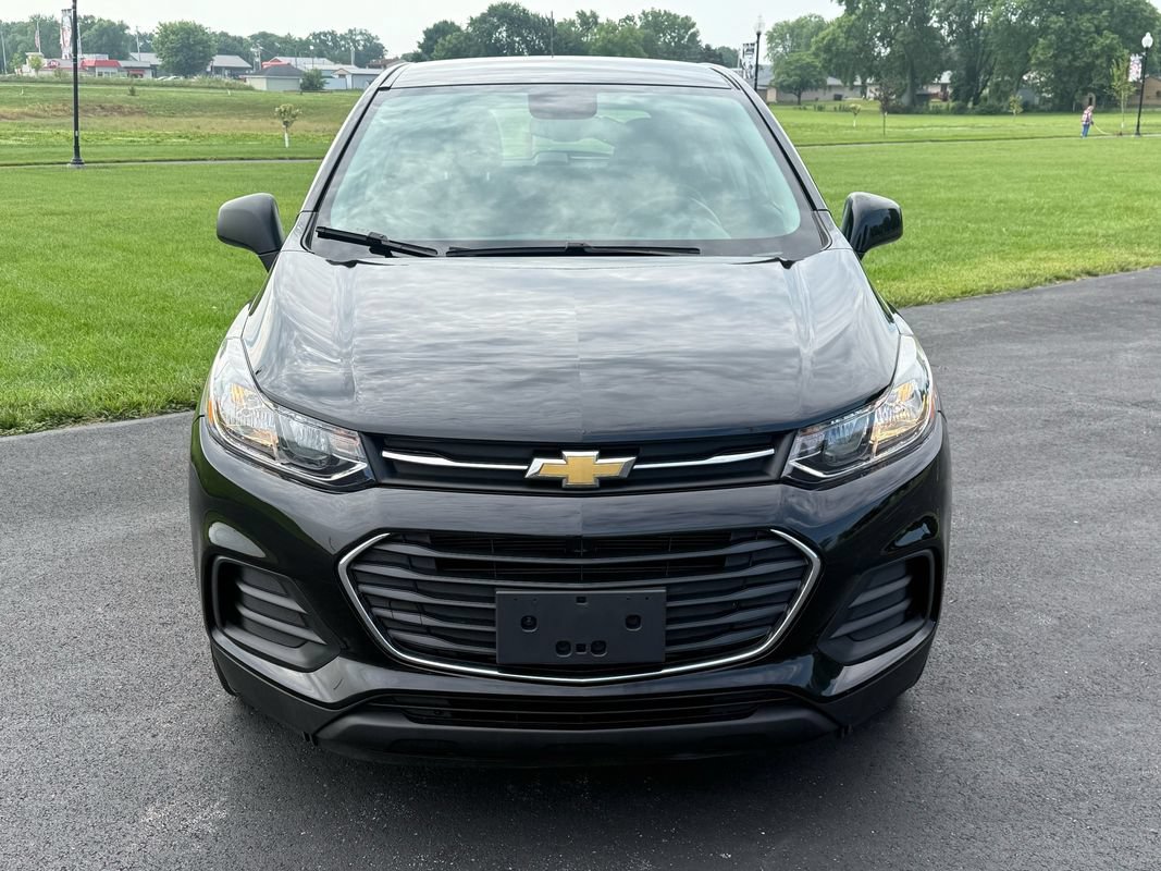Used 2020 Chevrolet Trax LS FWD image 2