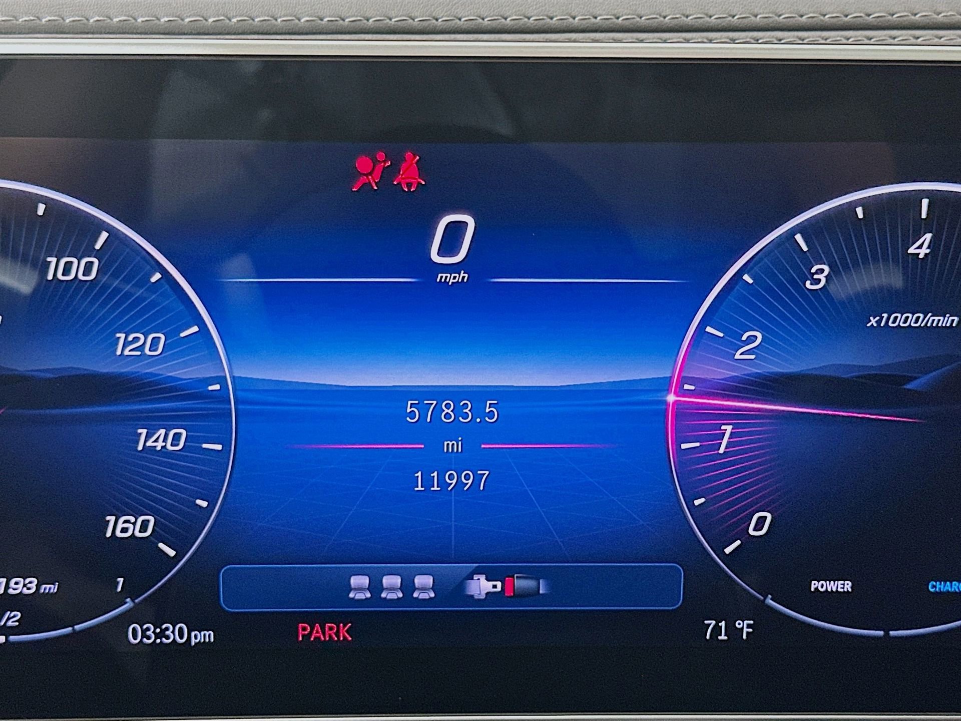 Used 2025 Mercedes-Benz GLC 300 4MATIC image 13