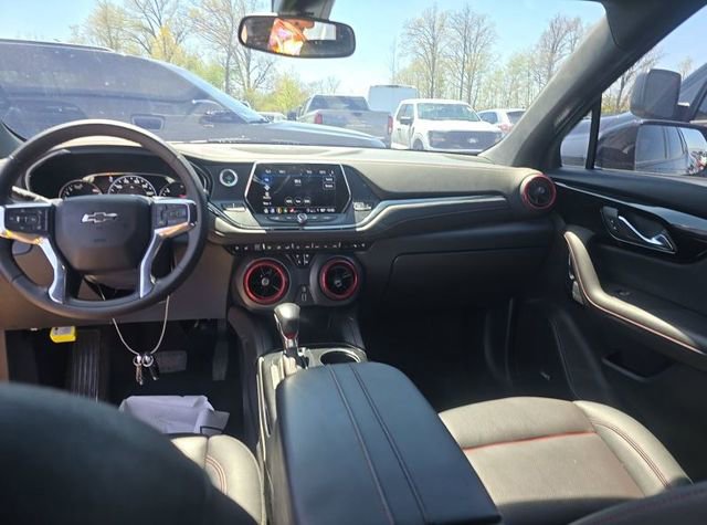 Used 2022 Chevrolet Blazer RS w/ Enhanced Convenience Package FWD image 3
